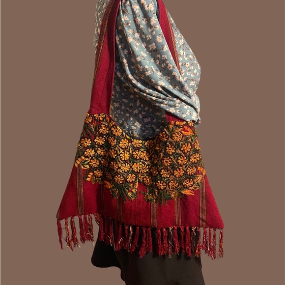 Floral Stitched Women’s Boho shoulder bag - Picture 2 of 7